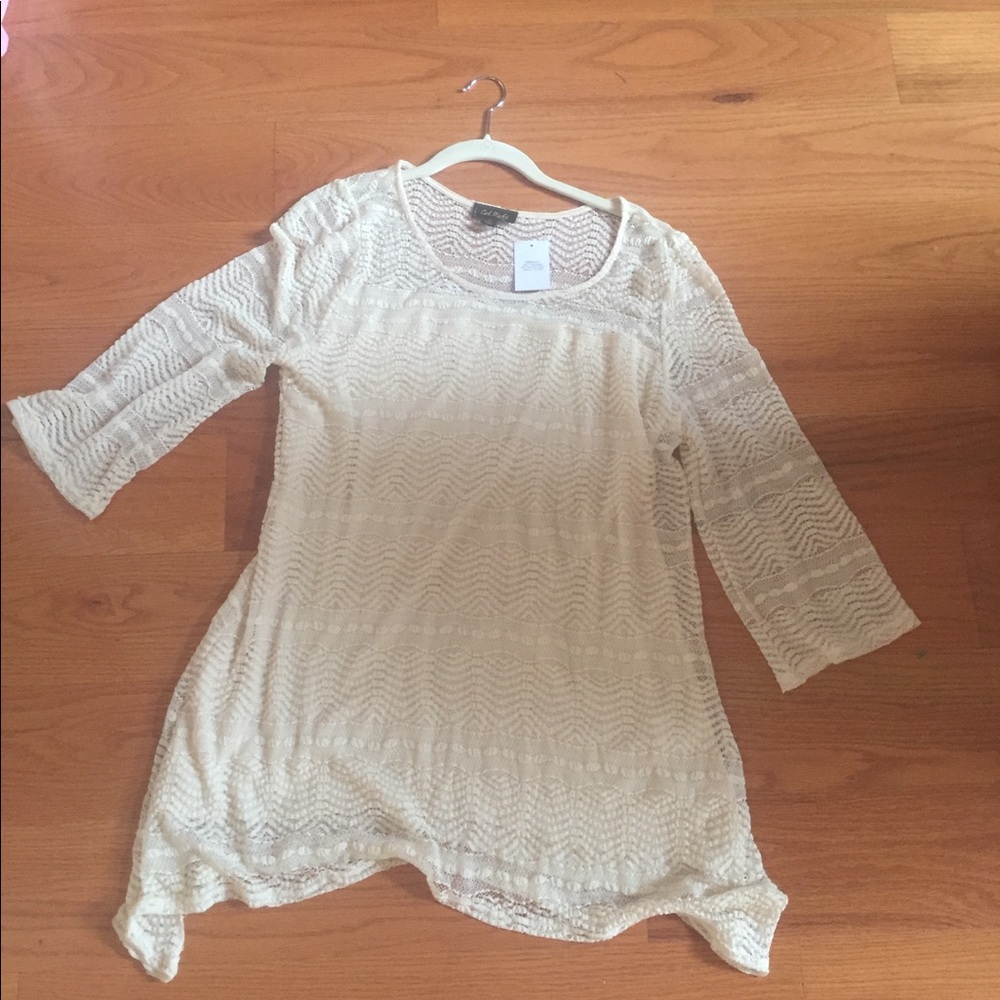 Lace dress with lining